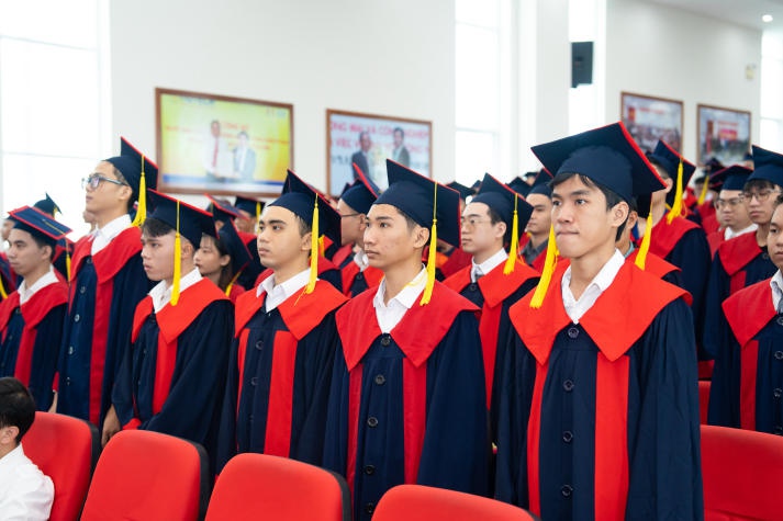 Nhiều cung bậc cảm xúc đáng nhớ tại những ngày cuối của Lễ Trao bằng tốt nghiệp tháng 12/2023 13