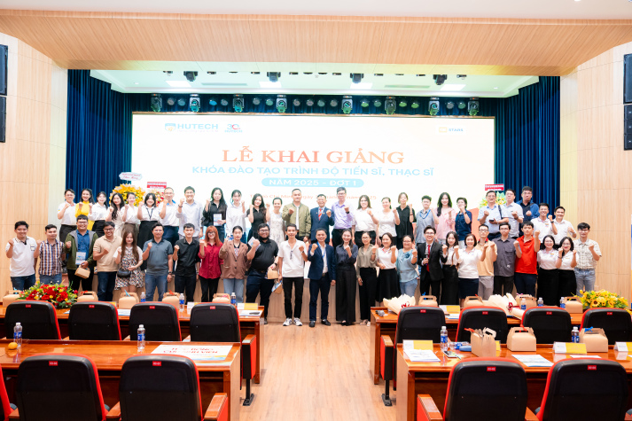 HUTECH long trọng tổ chức Lễ khai giảng chương trình đào tạo Tiến sĩ và Thạc sĩ khóa 2025 - đợt 1: Khởi đầu hành trình chinh phục tri thức 98
