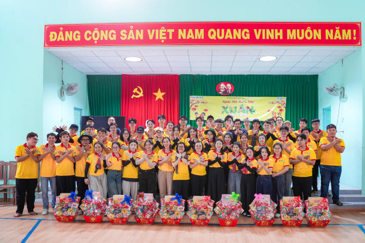 Xuân sắc xanh 2026: Sinh viên HUTECH mang Tết yêu thương đến với người dân Vĩnh Long 149