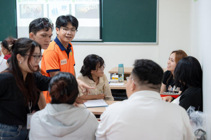 HUTECH-ers “bật mic” tự tin tại lớp Kỹ năng nói trước công chúng 57