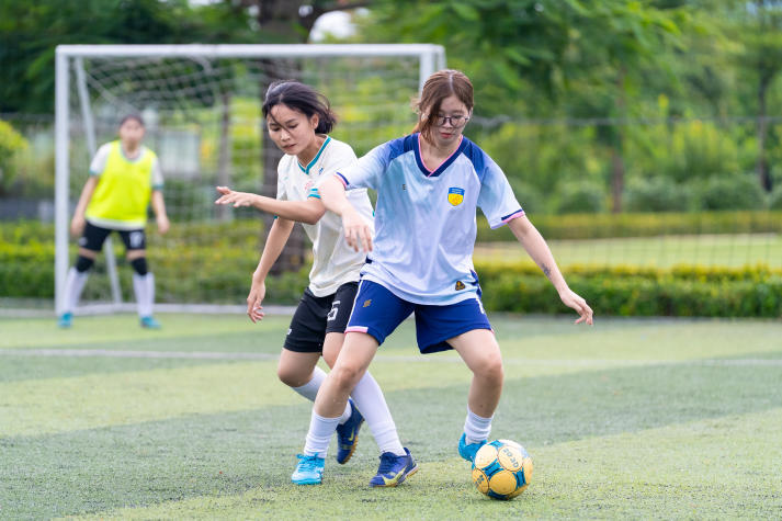 [HUTECH Games 2026] Lộ diện ngôi vương Bóng đá nam, nữ sau loạt trận Chung kết kịch tính 93