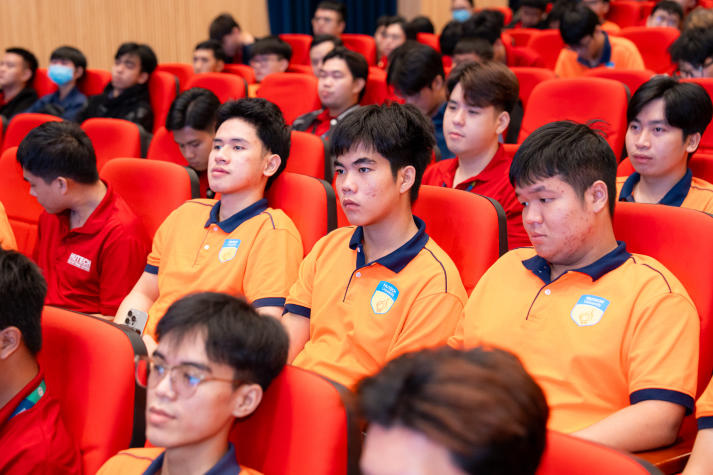 Sinh viên Viện Kỹ thuật “giải mã” kỹ năng chinh phục nhà tuyển dụng, tự tin thiết kế tương lai 44