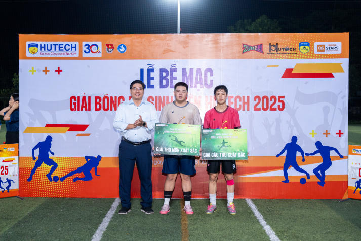 [Video] Viện Văn hóa - Nghệ thuật - Thể thao đăng quang vô địch Giải bóng đá Sinh viên HUTECH 2025 114