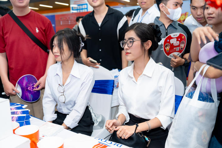 Hơn 7.000 cơ hội việc làm đón chờ sinh viên trong HUTECH Job Fair 2026 vào 07/5 tới 34