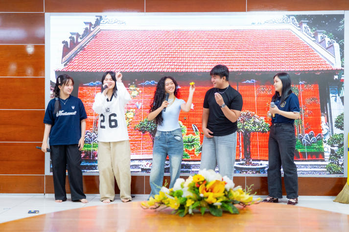 Khoa Quản trị kinh doanh họp mặt cán bộ Đoàn - Hội và CLB học thuật: Khởi động năm mới với tinh thần gắn kết 50