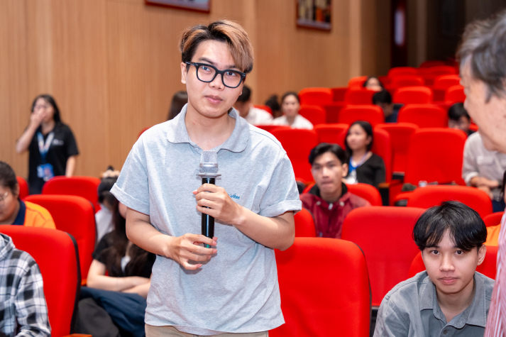 “One View, Enough to Tell”: Khơi mở tư duy nhiếp ảnh cho sinh viên HUTECH 77