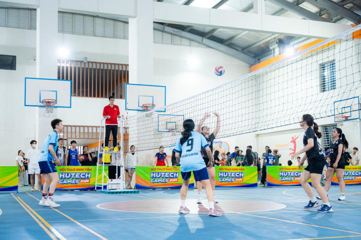 Chung kết Bóng chuyền nữ HUTECH GAMES 2026: Ngôi vương gọi tên Khoa Marketing - Kinh doanh quốc tế 46
