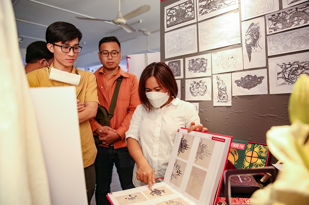 Loạt tác phẩm đồ họa về vốn cổ dân tộc Hoa của sinh viên Thiết kế đồ họa HUTECH 31