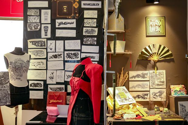 Loạt tác phẩm đồ họa về vốn cổ dân tộc Hoa của sinh viên Thiết kế đồ họa HUTECH 18