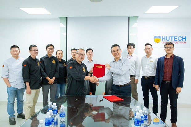 HUTECH cùng Hiệp hội Siêu đầu bếp Thế giới tại Việt Nam ký kết MOU và tổ chức biểu diễn ẩm thực 51