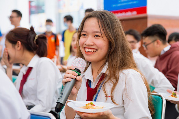 HUTECH cùng Hiệp hội Siêu đầu bếp Thế giới tại Việt Nam ký kết MOU và tổ chức biểu diễn ẩm thực 112