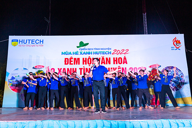 Mùa hè xanh HUTECH 2022: Tưng bừng Đêm hội văn hoá chiến sĩ tại Tiền Giang 131