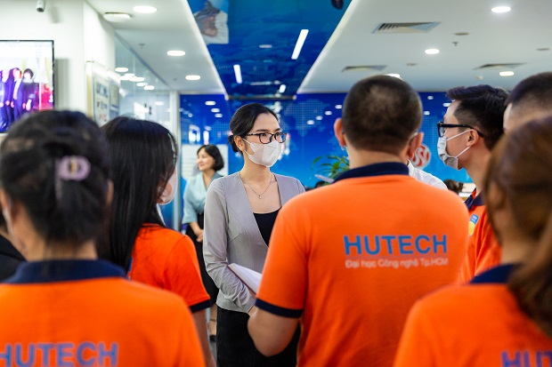 Sinh viên Khoa Luật HUTECH tìm hiểu cơ hội nghề nghiệp trong lĩnh vực tài chính tại Ngân hàng Bản Việt 118