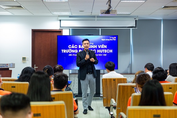 Sinh viên Khoa Luật HUTECH tìm hiểu cơ hội nghề nghiệp trong lĩnh vực tài chính tại Ngân hàng Bản Việt 76