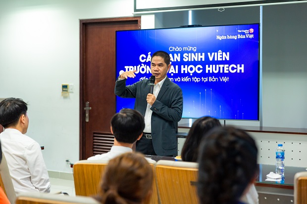 Sinh viên Khoa Luật HUTECH tìm hiểu cơ hội nghề nghiệp trong lĩnh vực tài chính tại Ngân hàng Bản Việt 71