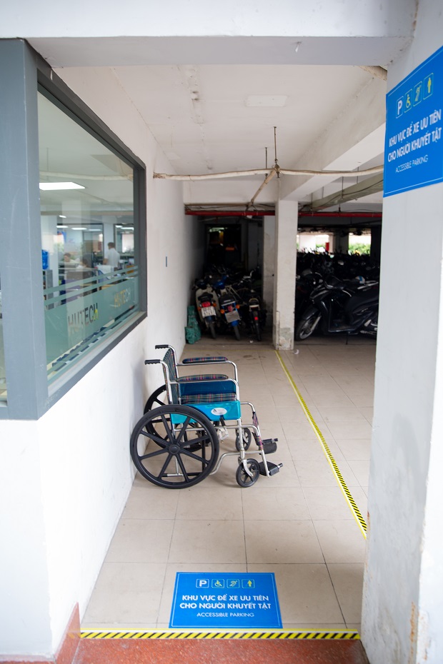胡志明市科技大學（HUTECH）支持殘疾學生的許多實用工具 13
