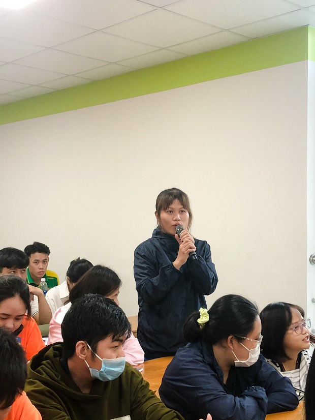 Experts from C.P. Vietnam accompany HUTECH students in exploring the opportunities and challenges at enterprises 95