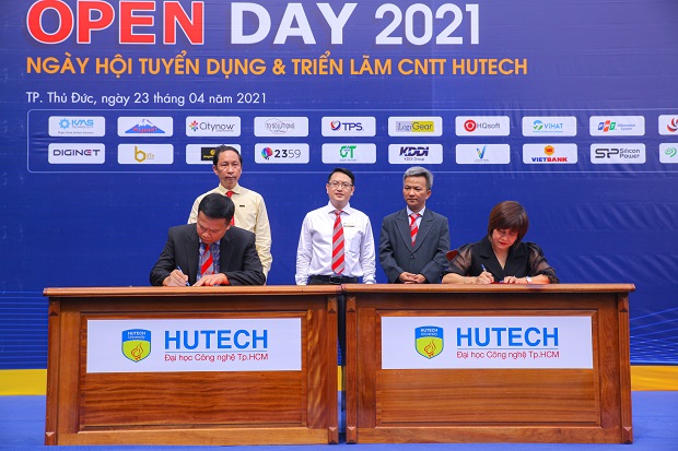 “Sàn giao dịch” việc làm HUTECH IT Open Day 2021 chính thức khai mạc với hơn 3000 vị trí tuyển dụng 111