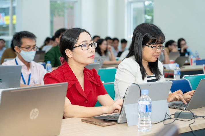 Giảng viên HUTECH tiếp cận phương pháp giảng dạy, đánh giá người học thời AI 111