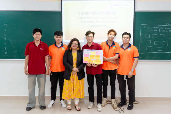 Sinh viên HUTECH mở rộng góc nhìn về giao thông bền vững cùng chuyên gia Ấn Độ 97