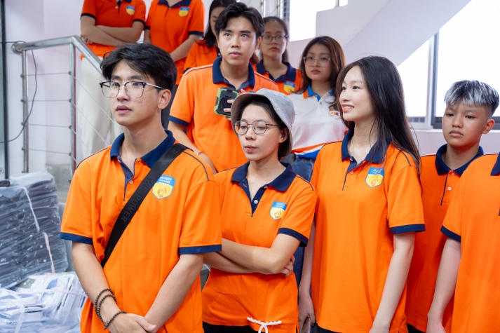 Sinh viên ngành Thương mại điện tử tìm hiểu thị trường thực tiễn tại Công ty AKUBA 111