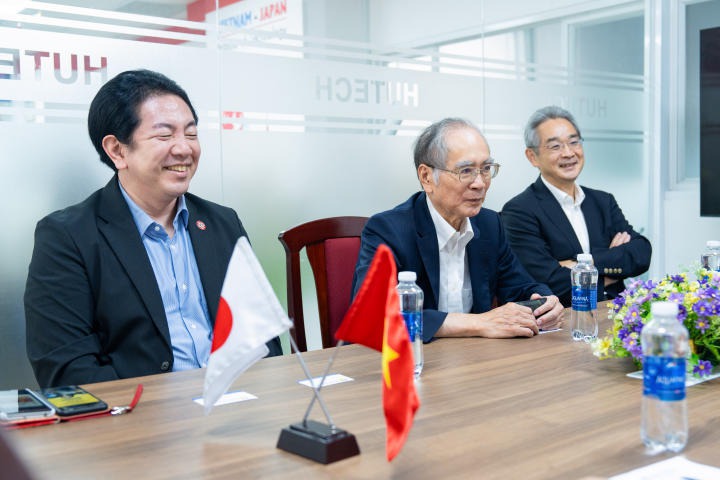 Viện Công nghệ Việt - Nhật đón tiếp và làm việc với Tổ chức Hỗ trợ việc làm & Phát triển nguồn nhân lực HuReDee (Nhật Bản) 45