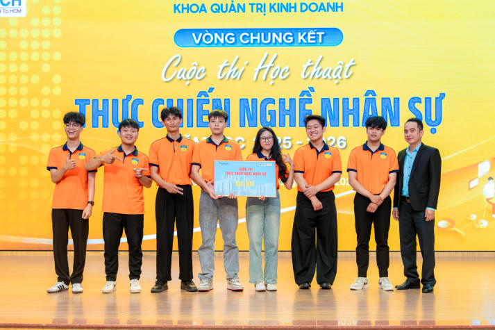 [Video] Khi sinh viên Khoa Quản trị kinh doanh nhập vai nhà tuyển dụng thực thụ 59