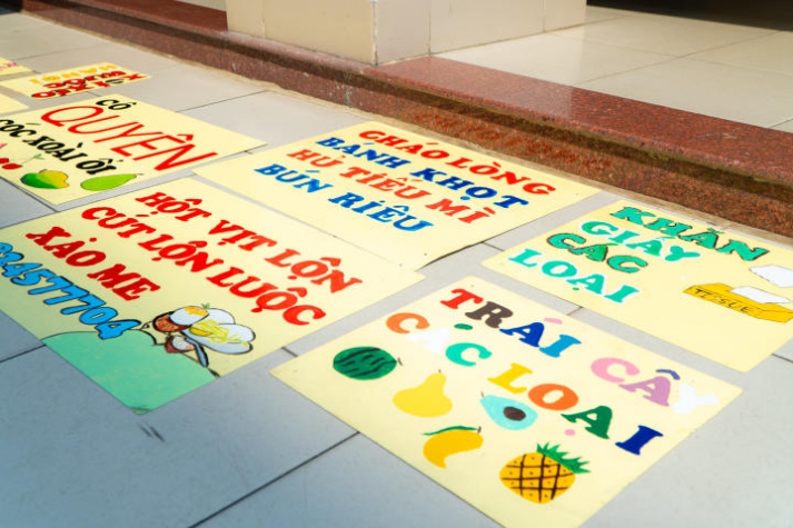 Sinh viên HUTECH tự tay thực hiện Dự án cộng đồng ý nghĩa “Tô màu bảng hiệu, kết nối yêu thương” 72