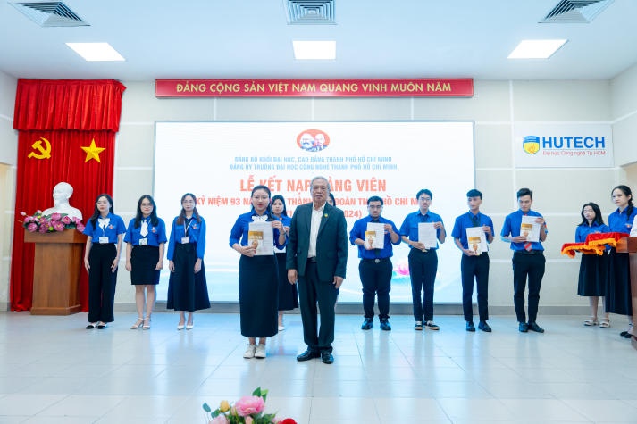 Đoàn viên, thanh niên HUTECH long trọng kỷ niệm 93 năm ngày Thành lập Đoàn Thanh niên Cộng sản Hồ Chí Minh 224