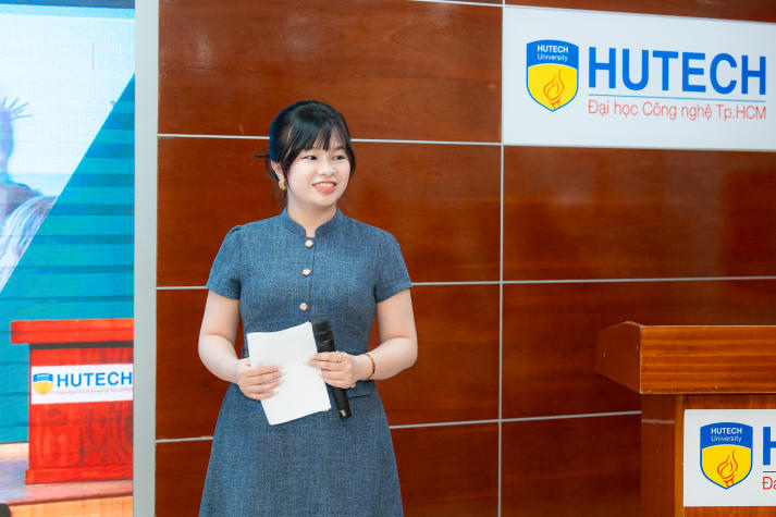 Sinh viên Khoa Tiếng Anh cập nhật xu hướng giảng dạy, định hướng nghề nghiệp thời AI 61