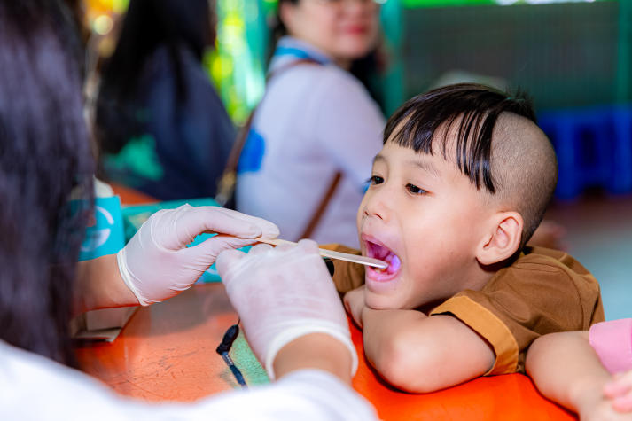 Doanh nhân, cựu sinh viên HUTECH trao yêu thương đến 55 em nhỏ tại Mái ấm An Lạc 52