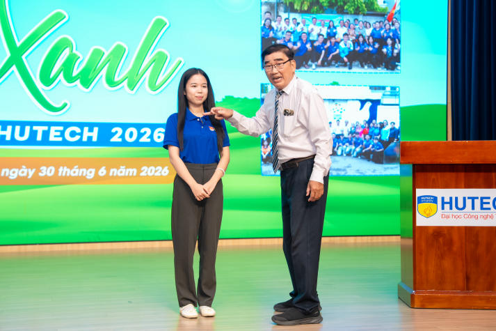 Gần 400 chiến sĩ Mùa hè xanh HUTECH 2026 vững vàng hành trang trước ngày ra quân 48
