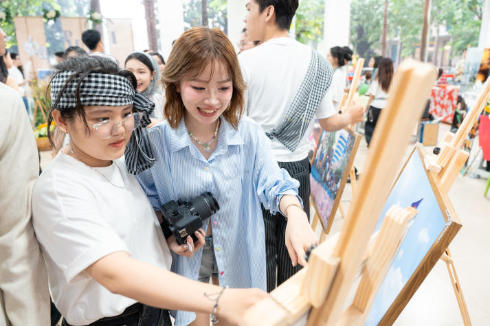 [Video] Sài Gòn đa sắc qua lăng kính Deep Zoom - Sáng tạo của sinh viên ngành Quan hệ công chúng HUTECH 242