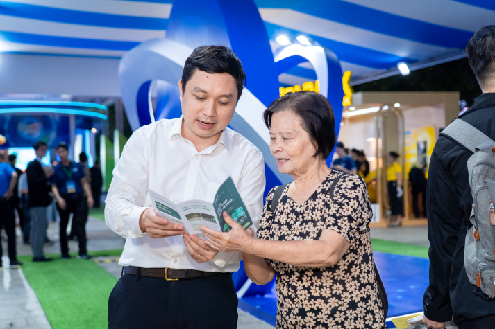 [Video] Gian hàng HUTECH gây ấn tượng với loạt sáng tạo xanh tại GRECO 2026 40
