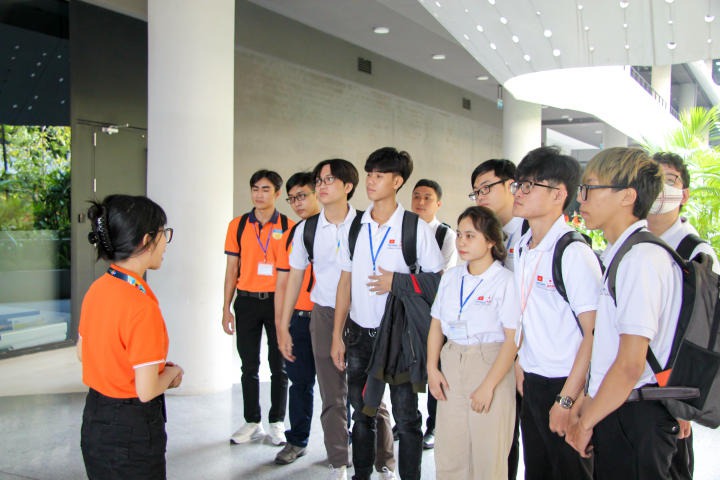 Cùng sinh viên ngành Công nghệ thông tin Viện Công nghệ Việt - Nhật tham quan FPT Software Hồ Chí Minh 28