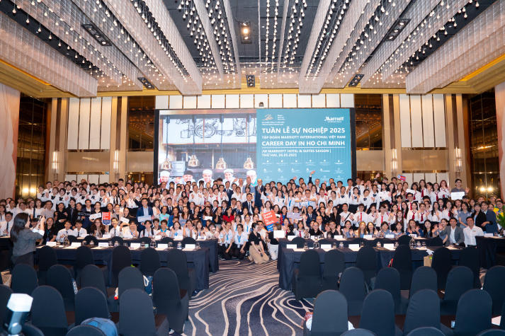 ​[Video] Sinh viên Quản trị khách sạn "chạm ngõ" ngành nghề cùng JW Marriott Hotel & Suites SaiGon 97