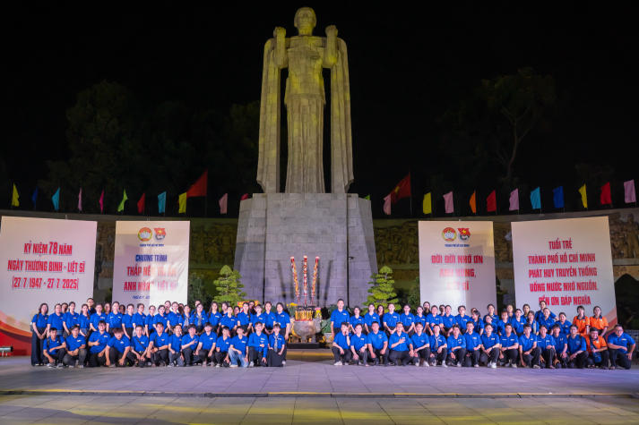 Chiến sĩ Mùa hè xanh HUTECH vun đắp lòng biết ơn, gìn giữ truyền thống dân tộc hướng về Ngày Thương binh - Liệt sĩ 131