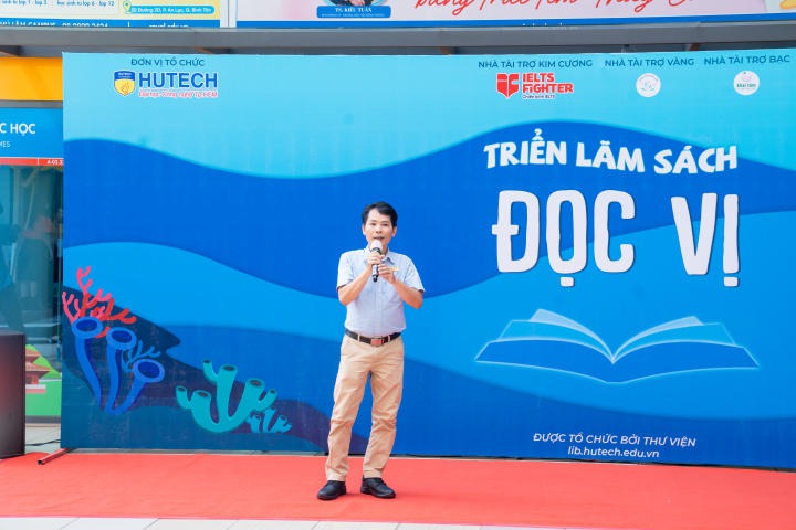 Sinh viên HUTECH đắm mình tại triển lãm sách và talkshow “Tuổi trẻ dùng để làm gì?” cùng diễn giả Huỳnh Chí Viễn 60