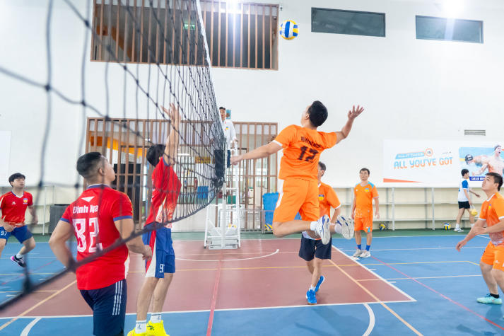 [Hội thao CB-GV-NV HUTECH 2025]: Bóng chuyền nam xác định 4 cái tên tiến vào Bán kết 59