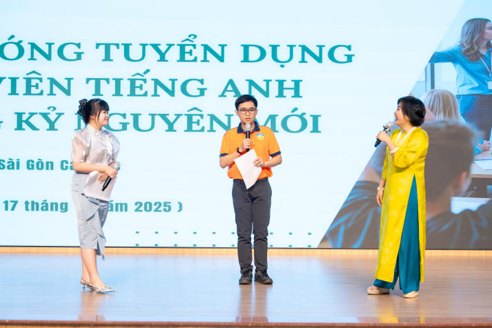 “Be the T.E.A.C.H.E.R the world needs”: Sinh viên Khoa Tiếng Anh tìm hiểu về nghề giáo trong kỷ nguyên số 81