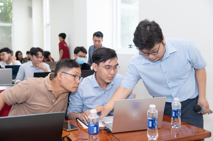 Sinh viên Viện Kỹ thuật trang bị kỹ năng mô phỏng hiện đại cùng phần mềm SimSolid 66