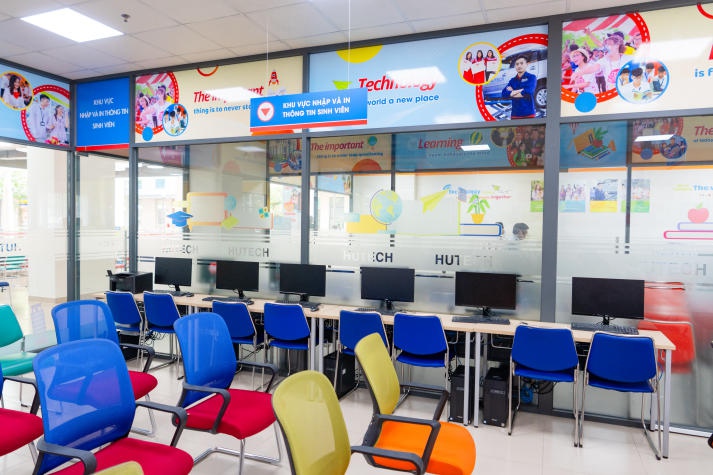 HUTECH sẵn sàng đón thí sinh trúng tuyển đến nhập học 99