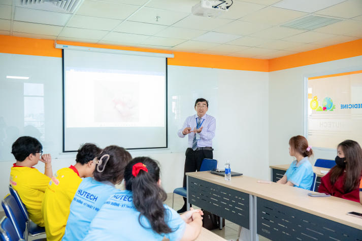 Sinh viên Khoa Điều dưỡng - Kỹ thuật y học mang kiến thức y học đến gần hơn với cộng đồng 41