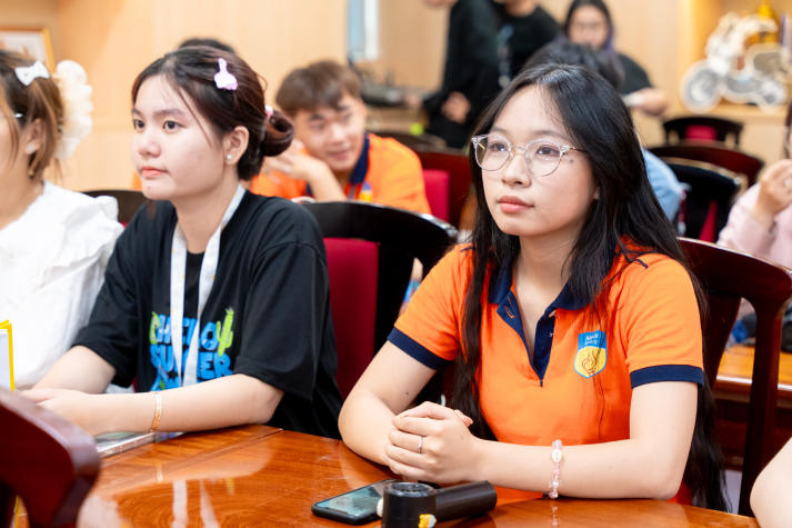 TikTok UniTour 2025 "đổ bộ" HUTECH, giải mã cơ hội nghề nghiệp trong nền kinh tế sáng tạo 56