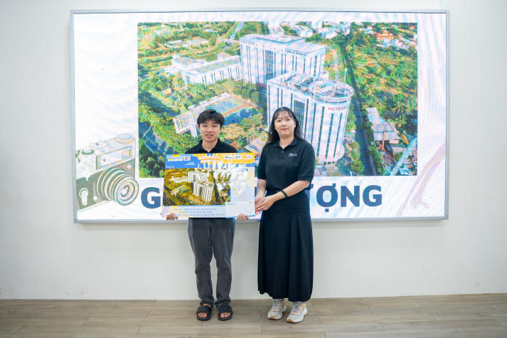 Chung kết HUTECH Photo Awards 2025: Không gian ảnh đặc biệt chào tuổi 30 rực rỡ của HUTECH 227