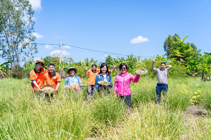[Ảnh] Sinh viên HUTECH khám phá mô hình kinh tế sức khỏe bền vững qua hành trình thực tế 66