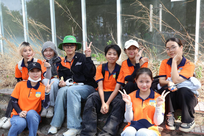 Students of the Faculty of Chinese Studies promote green living at Earth Day Vietnam 2026 46