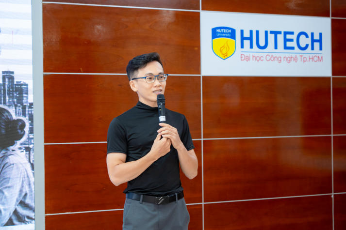Làm Marketing thời AI: Sinh viên HUTECH học cách giao tiếp và "bắt nhịp" tương lai 19