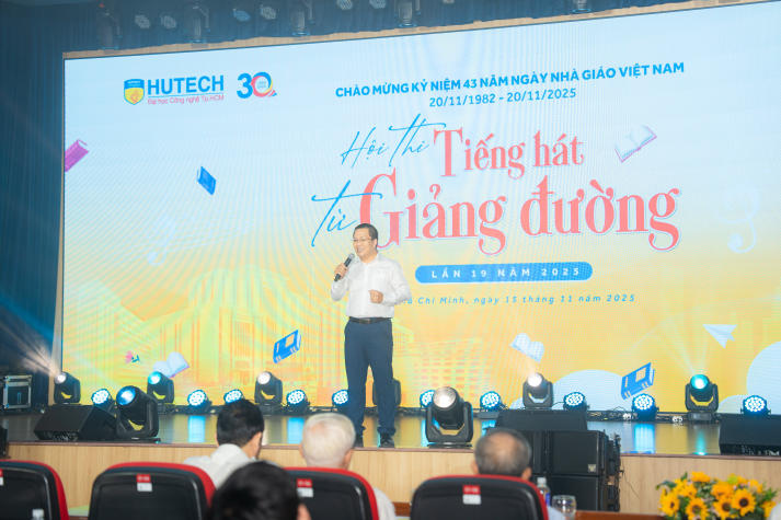 Một mùa giai điệu thăng hoa: HUTECH tôn vinh tháng 11 qua “Tiếng hát từ giảng đường” 2025 222