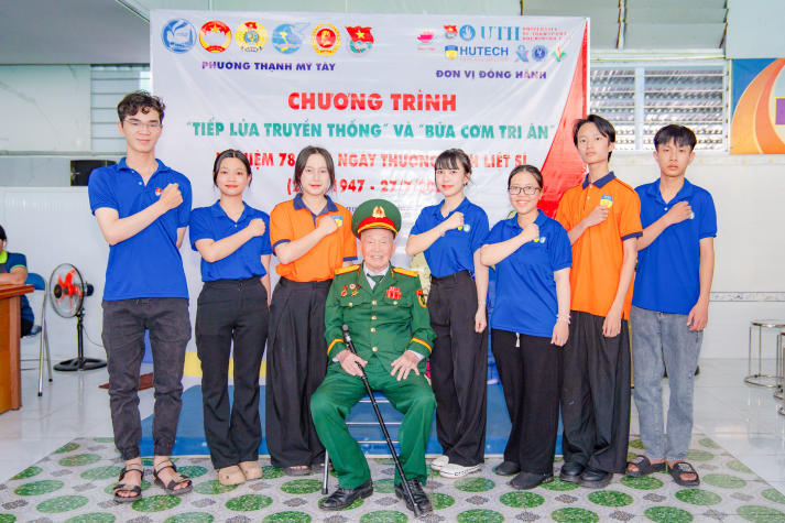 Mùa hè xanh HUTECH 2025: Bước chân tình nguyện, lan tỏa niềm tin 180